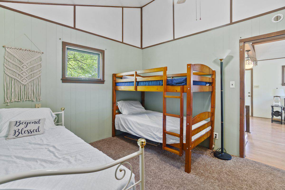 2941 S Mask Ct Martinsville, IN 46151
