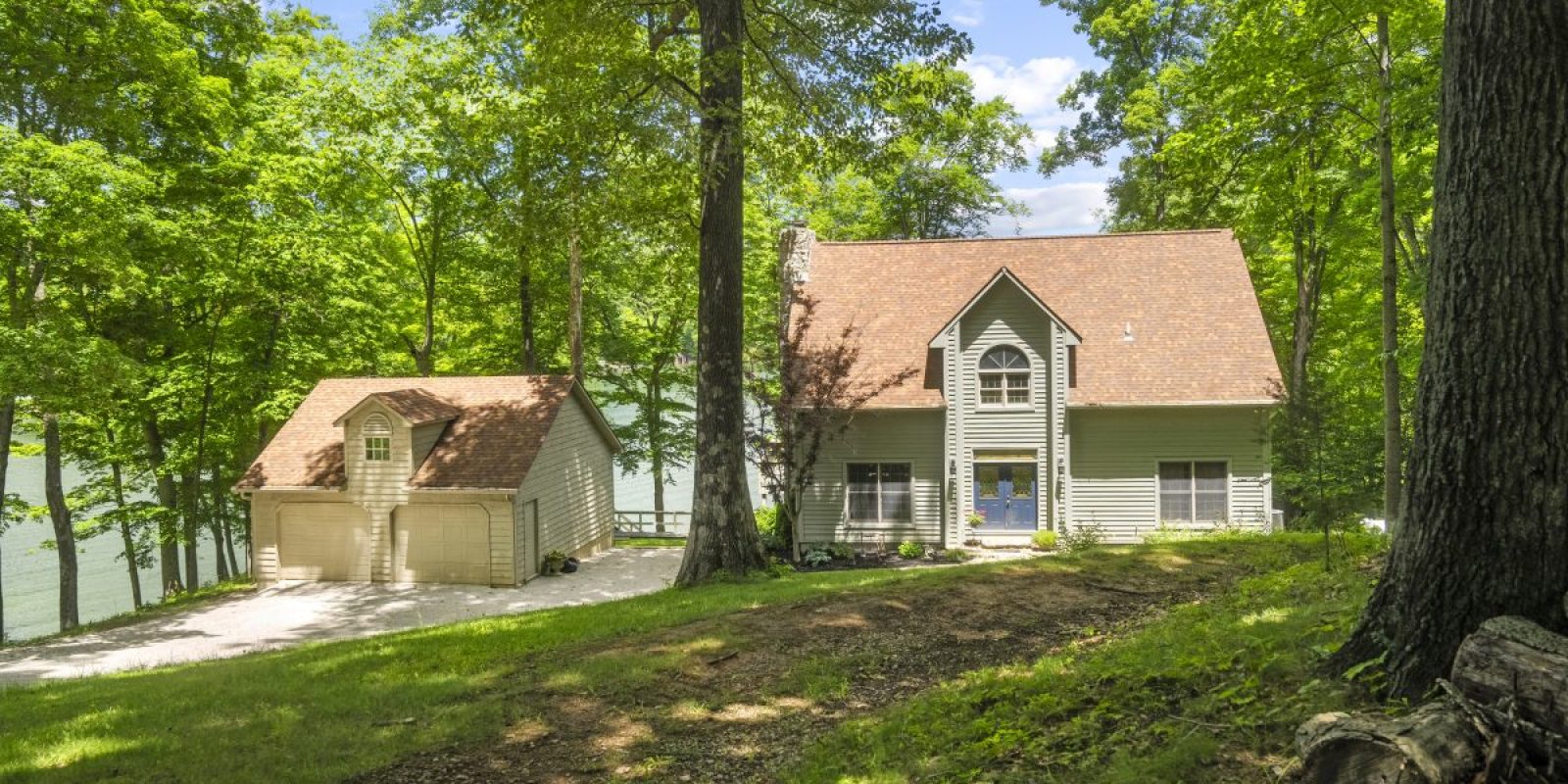 Duke Circle, Painted Hills, Lake Home
