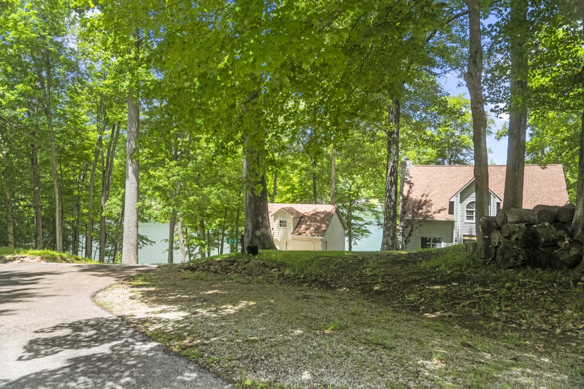 2707 Duke Circle Martinsville, IN 46151