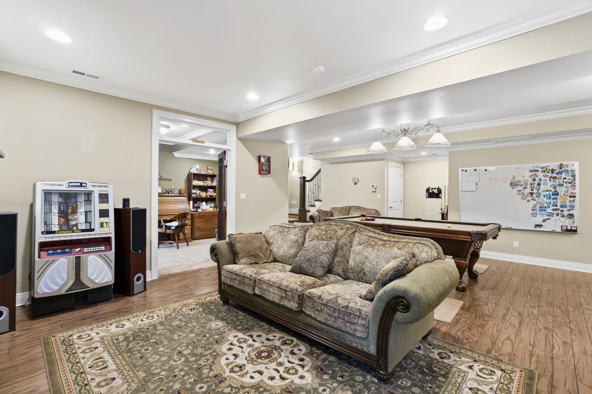 60 Pine Hills Dr. Nashville, IN 47448