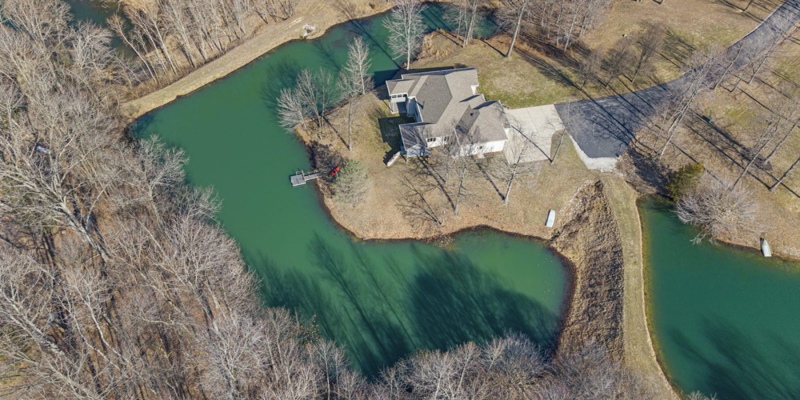 2437 Wavelyn Cir. Martinsville, 4 bed 4 bath, lake life