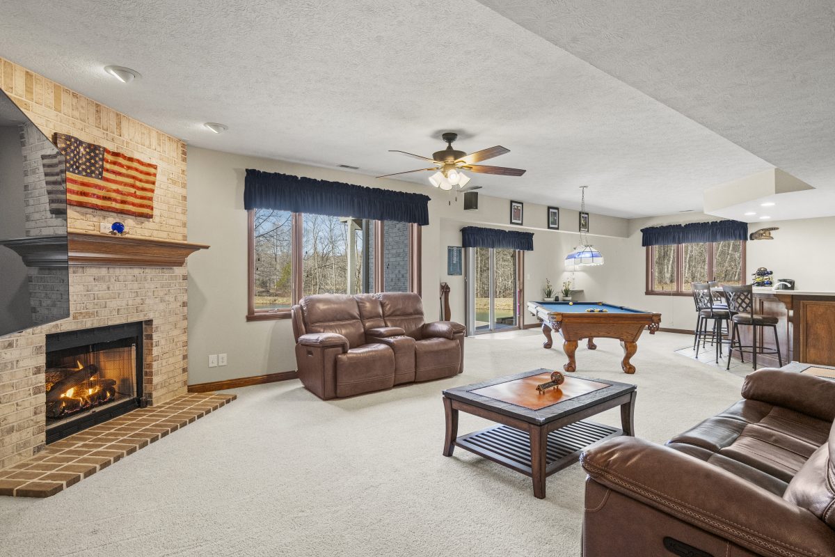 2437 Wavelyn Cir Martinsville, IN 46151