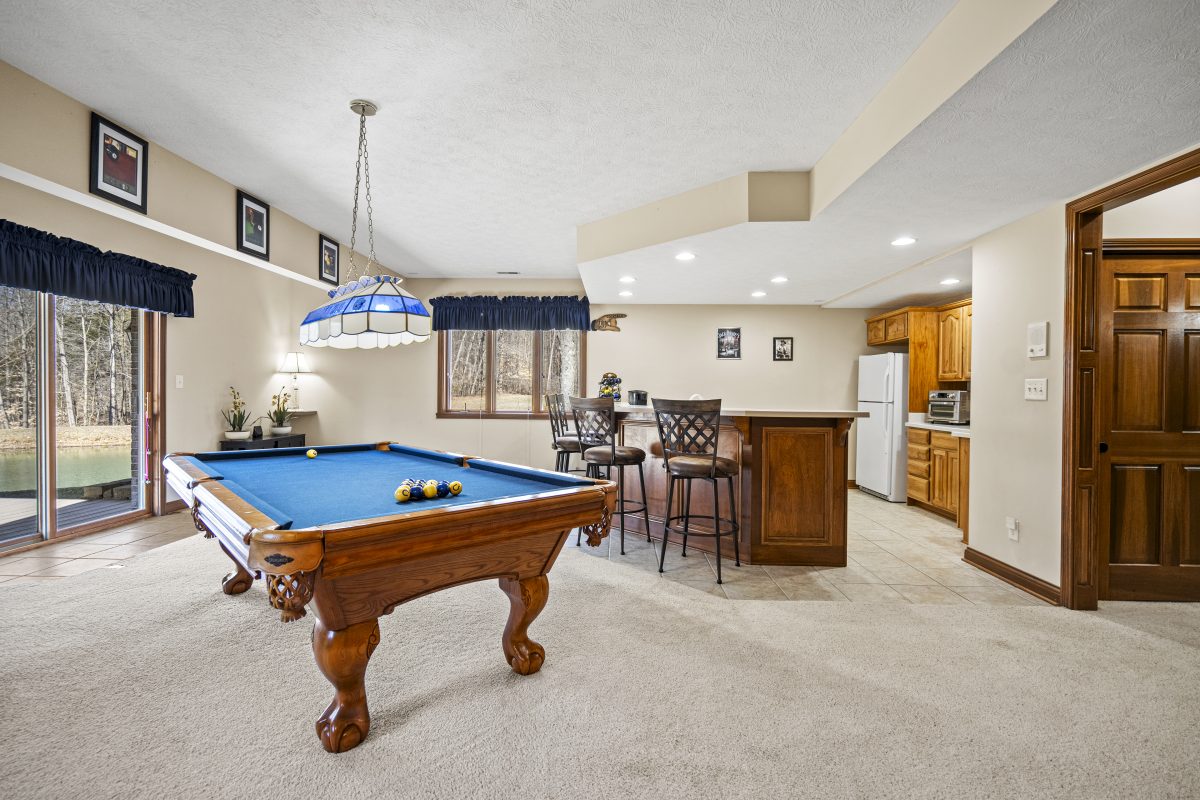 2437 Wavelyn Cir Martinsville, IN 46151