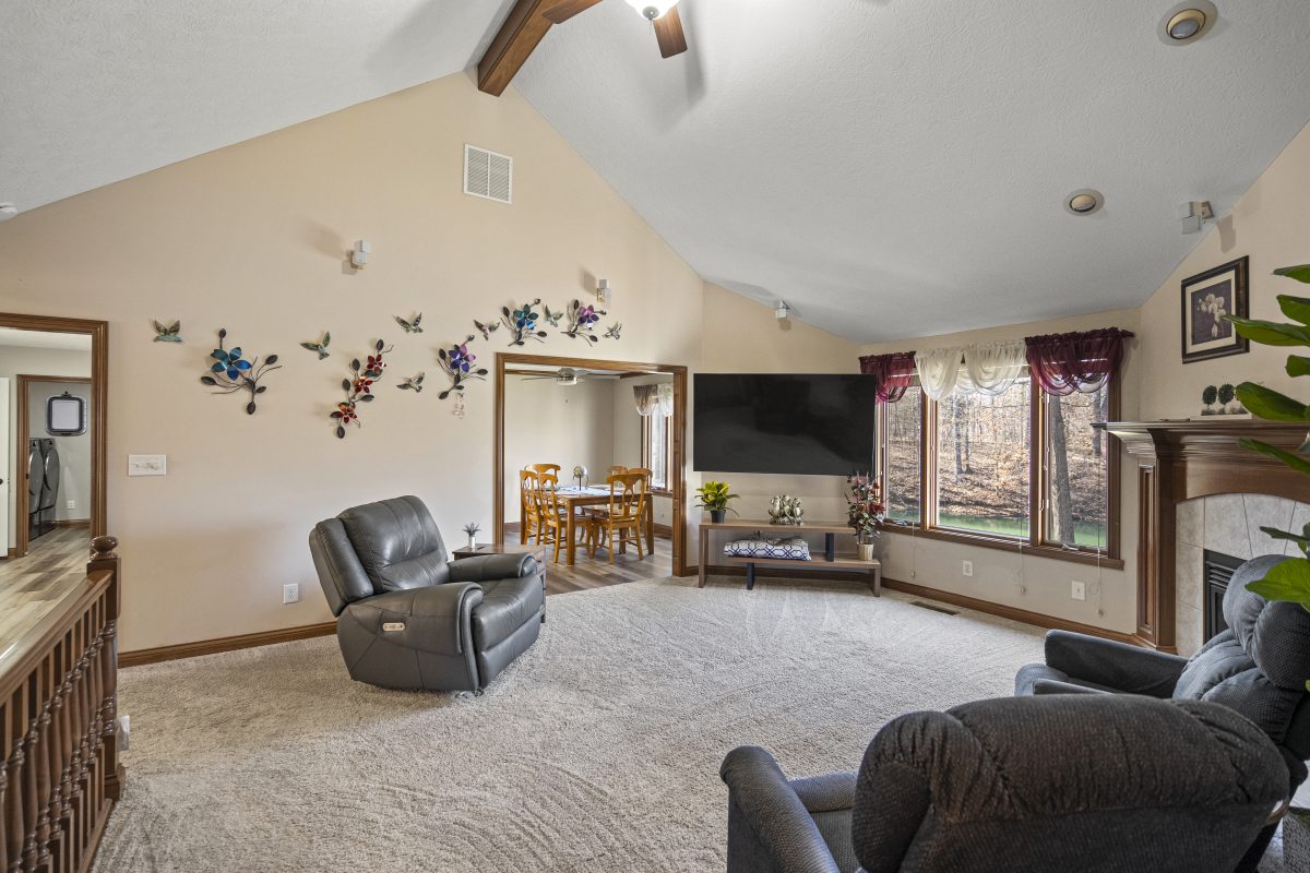 2437 Wavelyn Cir Martinsville, IN 46151