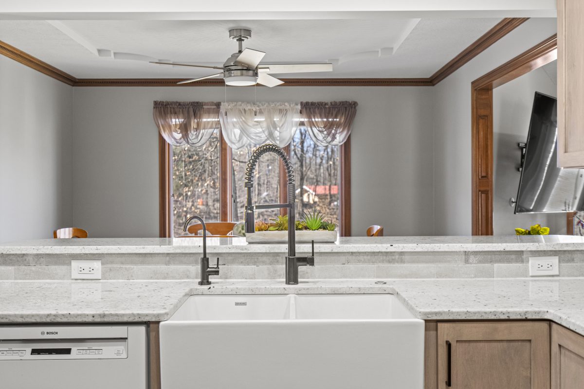 2437 Wavelyn Cir Martinsville, IN 46151