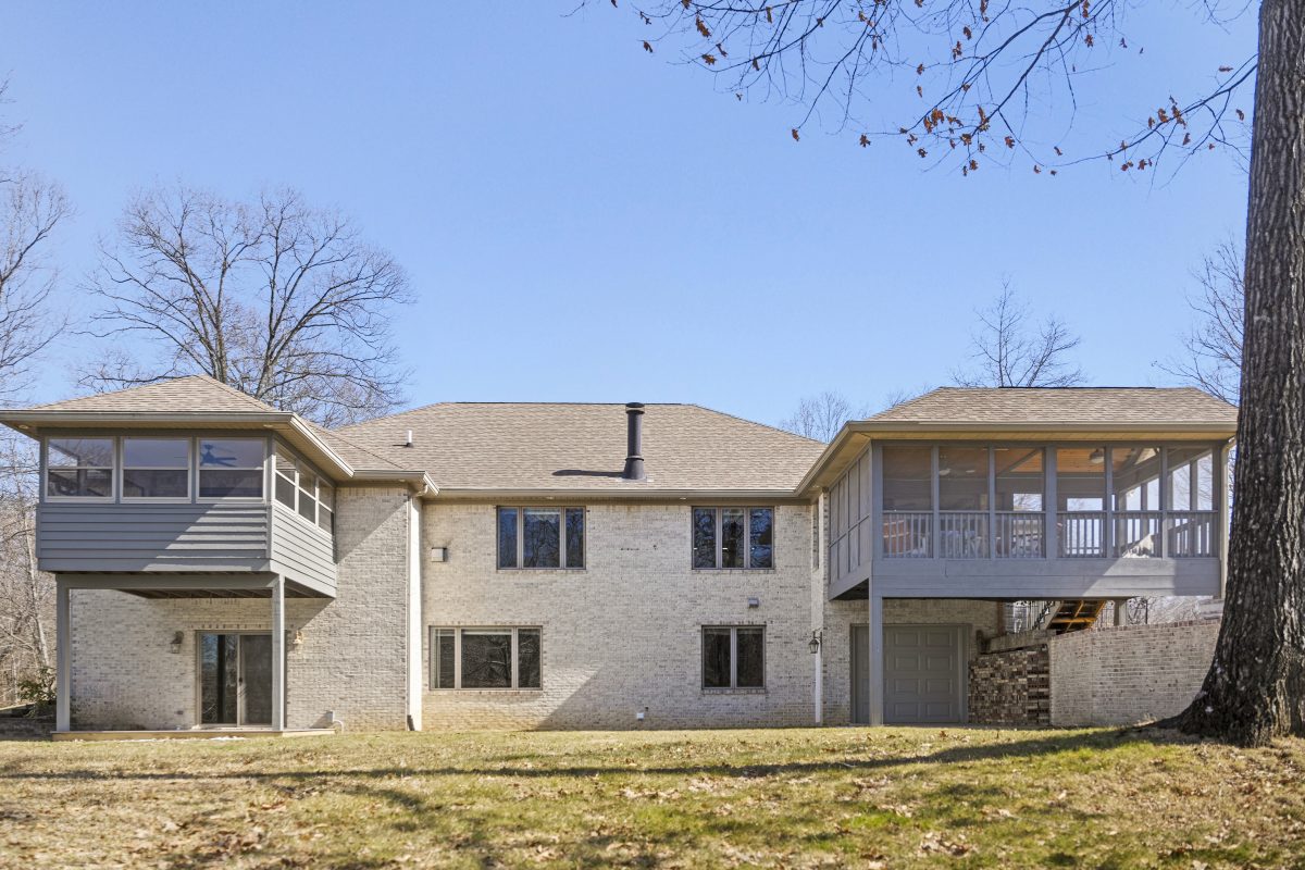 2437 Wavelyn Cir Martinsville, IN 46151