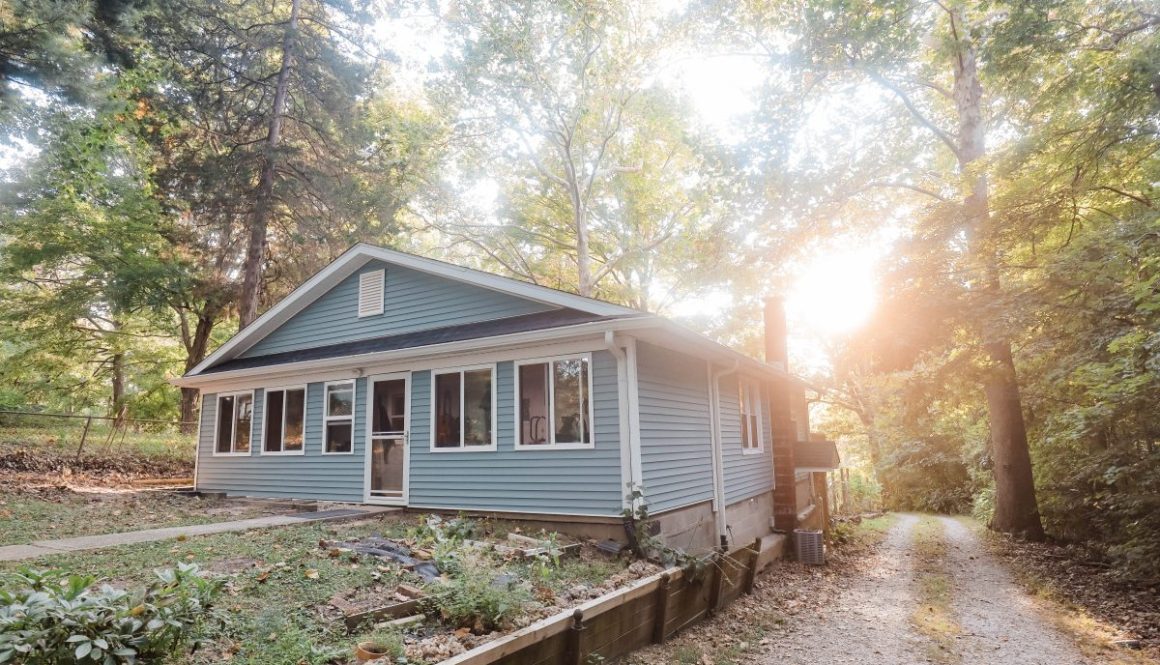 Lake House For Sale - Danielle Stiles Real Estate - Monrovia (2)